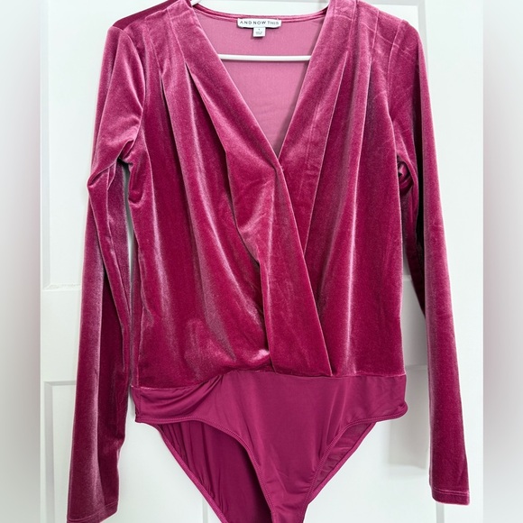 And Now This Women's Velvet Long-Sleeve Surplice Size Small - Picture 4 of 4